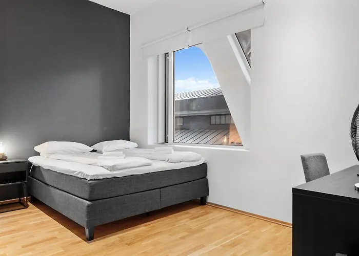 Modern With Rooftop Terrace And Stunning Views شقة